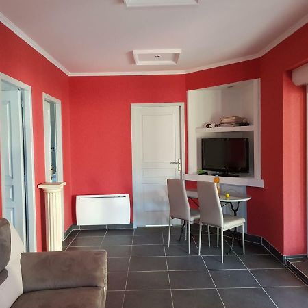 Ferienwohnung 19 Rue Du Cadran Montmorillon Exterior foto