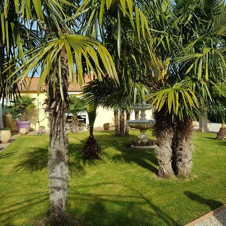 Ferienwohnung 19 Rue Du Cadran Montmorillon Exterior foto