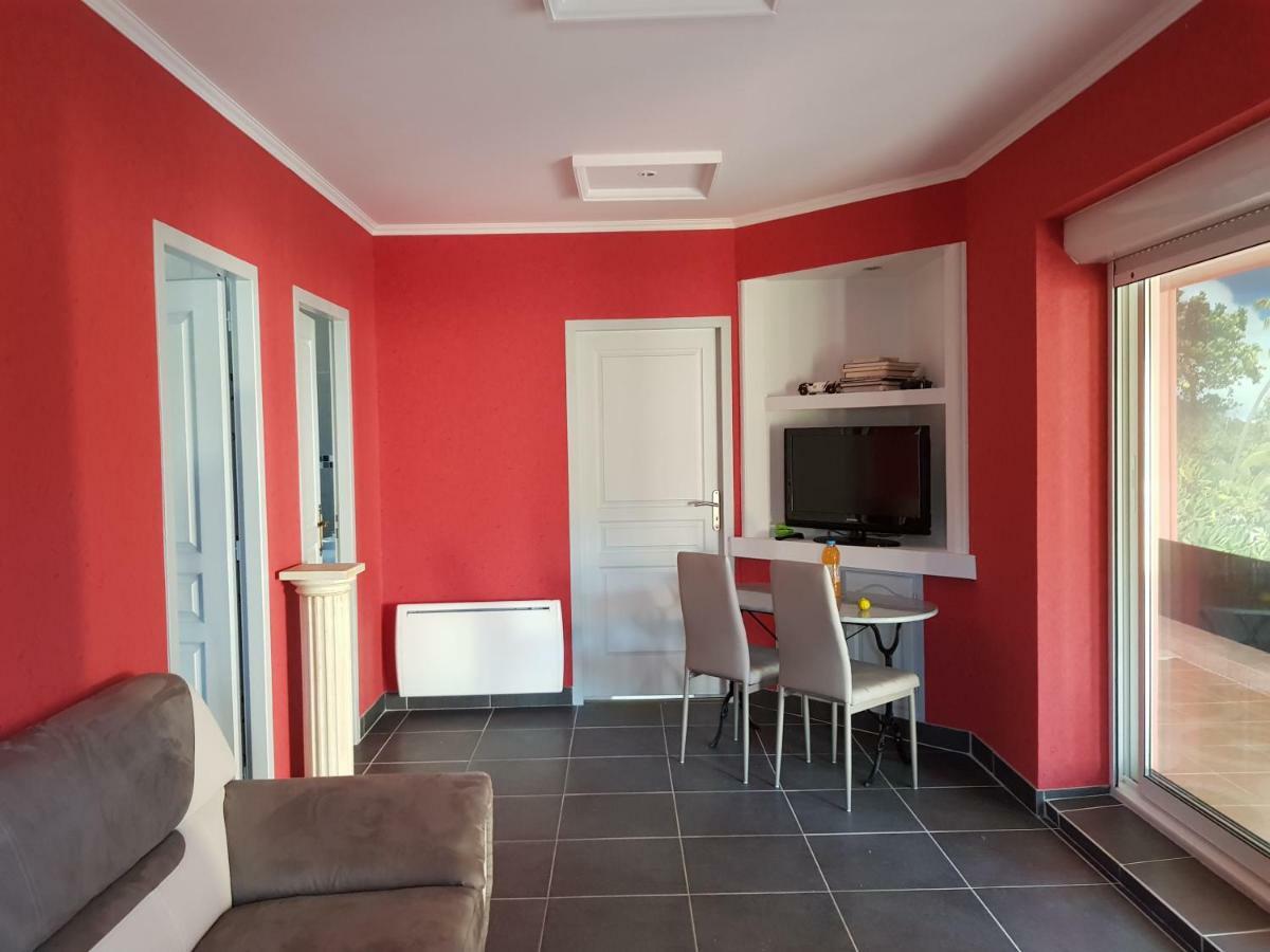 Ferienwohnung 19 Rue Du Cadran Montmorillon Exterior foto