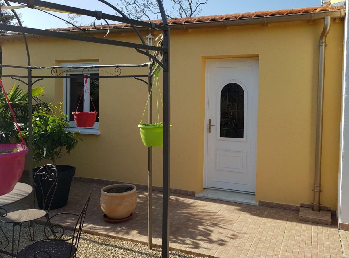 Ferienwohnung 19 Rue Du Cadran Montmorillon Exterior foto