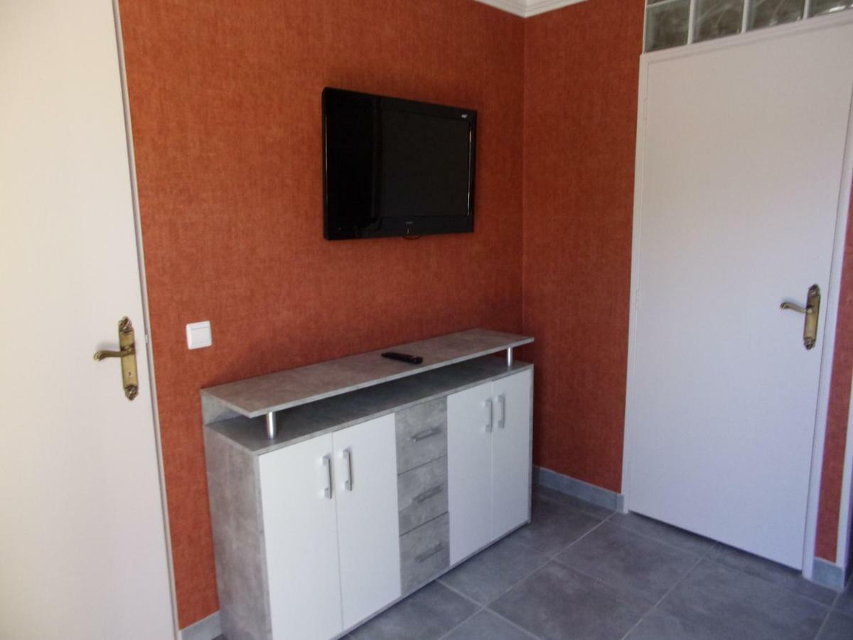 Ferienwohnung 19 Rue Du Cadran Montmorillon Exterior foto
